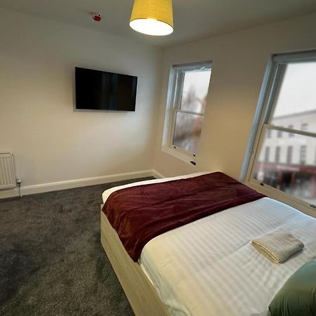 Mary Mullen'S Rooms Eyre Square. Голуэй Экстерьер фото